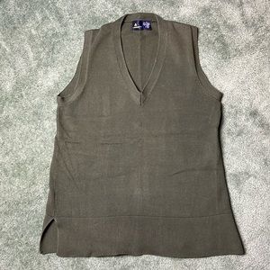 Olive green neck, sweater vest in cotton